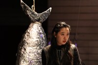 アー本公演「アーの9」より。（撮影：明田川志保）