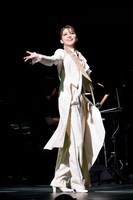 「朝夏まなと20th+1st Anniversary Concert『MANA-TRIP』」より。