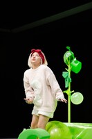 出会いシリーズ1 和田ながら×新垣七奈 ジャン・コクトー「声」より。（撮影：北上奈生子）