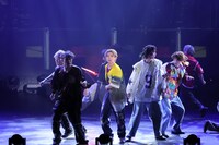 「BREAK FREE STARS」より。