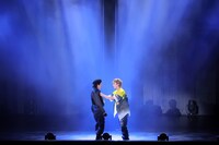 「BREAK FREE STARS」より。