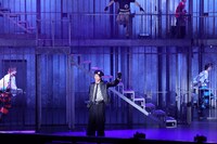 「BREAK FREE STARS」より。