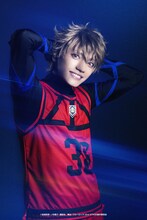 伊崎龍次郎扮する成早朝日。