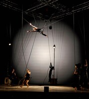 世田谷アートタウン2023関連企画 フランス×日本 現代サーカス交流プロジェクト「フィアース5」より。（撮影：大洞博靖）