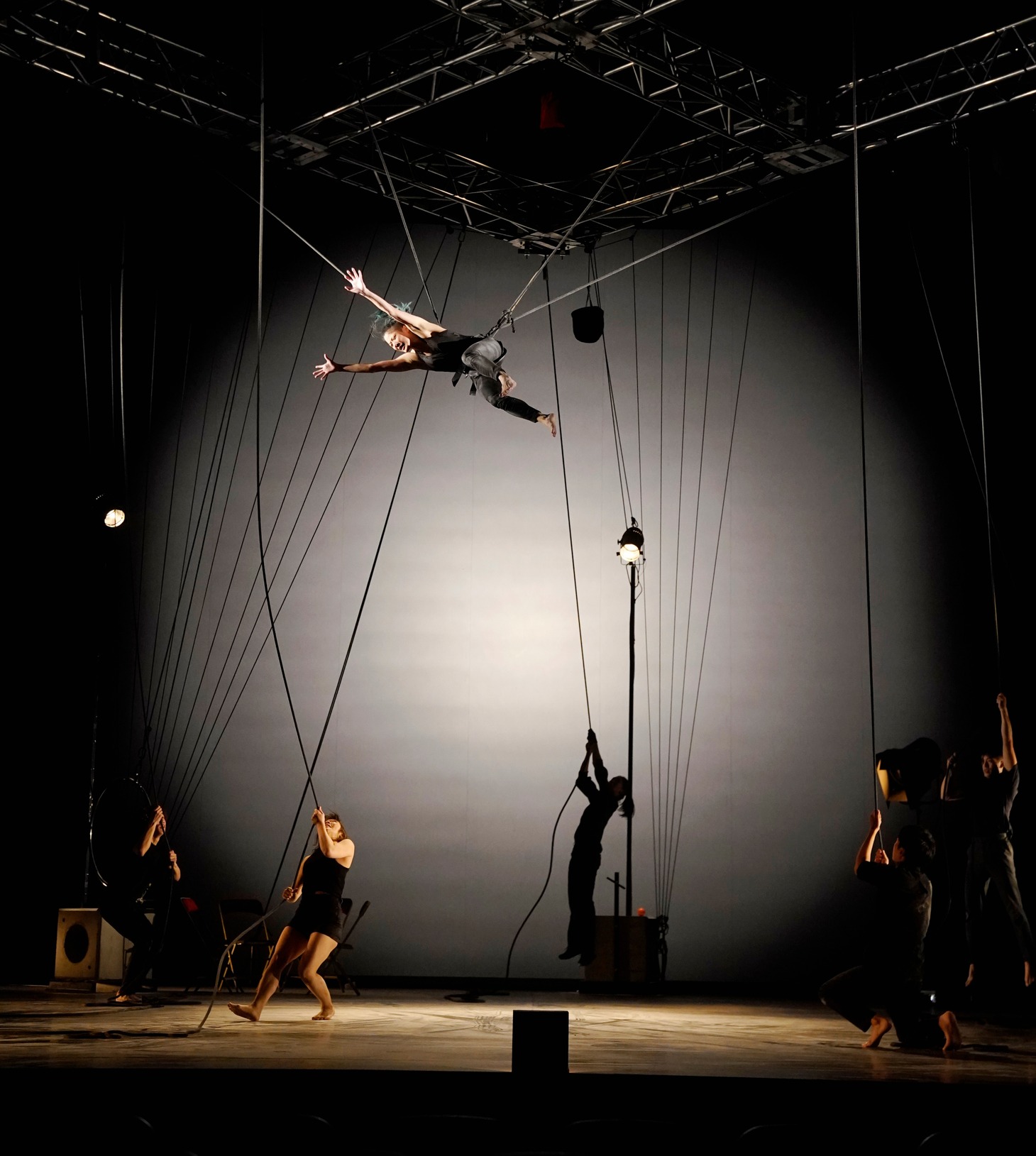 世田谷アートタウン2023関連企画 フランス×日本 現代サーカス交流プロジェクト「フィアース5」より。（撮影：大洞博靖）