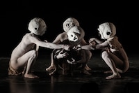 大駱駝艦 壺中天 舞踏公演 鉾久奈緒美「阿修羅」より。（撮影：腰山大雅）