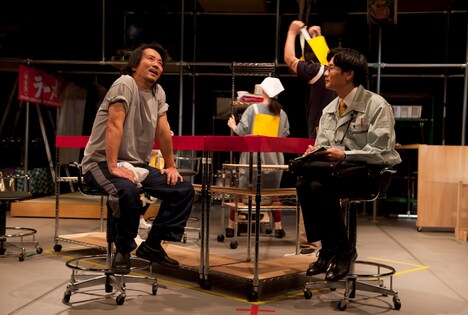 北九州芸術劇場クリエイション・シリーズ「イエ系」より。(c)藤本彦