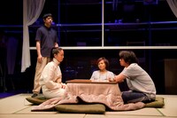 北九州芸術劇場クリエイション・シリーズ「イエ系」より。(c)藤本彦