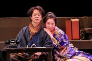 文学座公演「逃げろ！芥川」より。（撮影：宮川舞子）