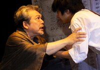 TAAC「狂人なおもて往生をとぐ」より。（撮影：引地信彦）