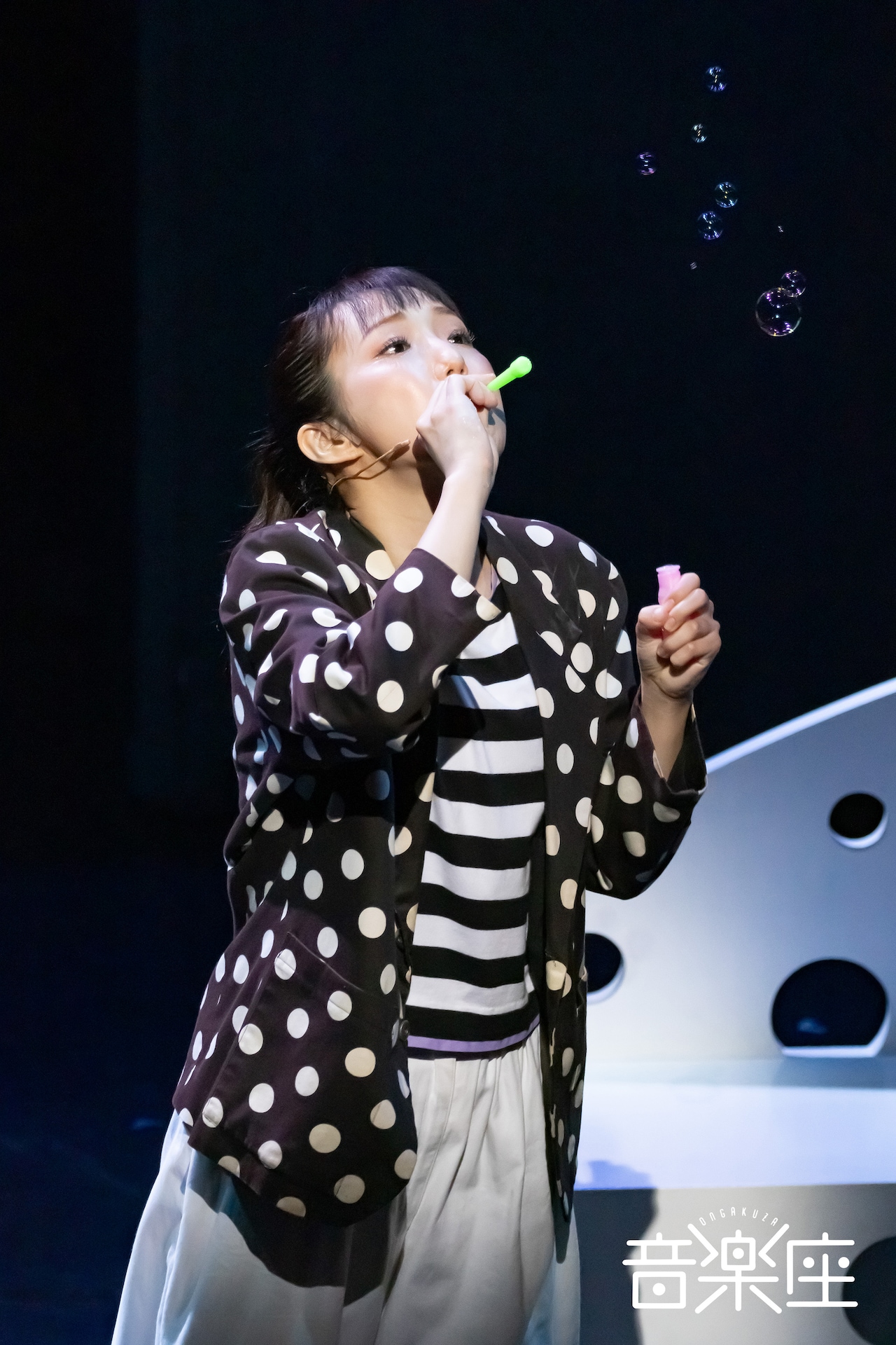 音楽座ミュージカル「シャボン玉とんだ宇宙（ソラ）までとんだ」高野菜々・畠中祐の出演回より。（撮影：二階堂健）