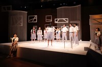 高校生と創る演劇「101年目の夏休み」より。（撮影：伊藤華織）