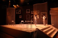 高校生と創る演劇「101年目の夏休み」より。（撮影：伊藤華織）