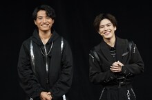左から鈴木悠仁、北川拓実。