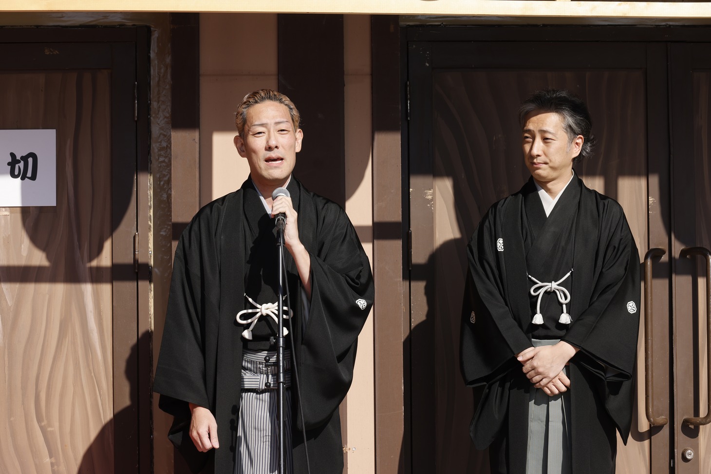 左から中村勘九郎、中村七之助。