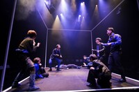 劇団壱劇屋15th year Replay03「SQUARE AREA」より。（撮影：河西沙織）