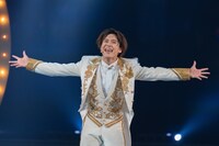 「MUSICAL SHOW『日劇前で逢いましょう～昭和みたいな恋をしよう～』」より。(c)伊藤智美／MUSICAL SHOW『日劇前で逢いましょう』2023