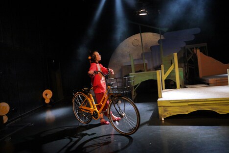 三俣婦人会 第四次総会「湾で泳ぐ犬」より。