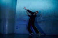 伊藤キム＆GERO＆舞踏団 舞踏公演「人間脱出」より。