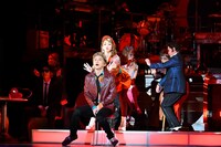 ミュージカル「スライス・オブ・サタデーナイト」より。（撮影：阿部章仁）