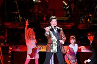 ミュージカル「スライス・オブ・サタデーナイト」より。（撮影：阿部章仁）