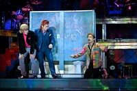 ミュージカル「スライス・オブ・サタデーナイト」より。（撮影：阿部章仁）