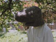 “400年生きるサメ”が広場でダンスを踊る、荒悠平たちの無料野外イベント