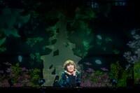 「Grave Keepers」より。（撮影：小境勝巳）