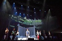 舞台「言の葉の庭～The Garden of Words～」より。