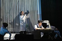 舞台「言の葉の庭～The Garden of Words～」より。