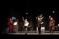 こまつ座 第148回公演「連鎖街のひとびと」より。（撮影：宮川舞子）