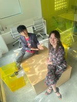 松田誠（左）とアレクサンドラ・ラター。