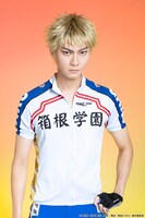 高崎俊吾扮する福富寿一。