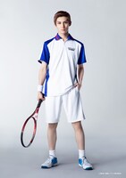 大友海扮する河村隆。