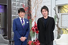 左から林修、藤原竜也。(c)MBS