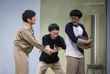 劇壇ガルバ 第5弾公演「砂の国の遠い声」より。（撮影：加藤孝）