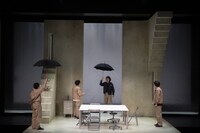 劇壇ガルバ 第5弾公演「砂の国の遠い声」より。（撮影：加藤孝）