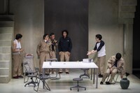 劇壇ガルバ 第5弾公演「砂の国の遠い声」より。（撮影：加藤孝）