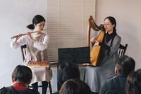 田中遊×広田ゆうみ×行灯社「『耳で楽しむ古事記』～その3 因幡素兎」より、13:00開演回の行灯社。（撮影：西浦和彦）