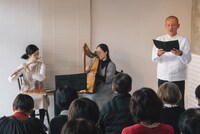 田中遊×広田ゆうみ×行灯社「『耳で楽しむ古事記』～その3 因幡素兎」より、13:00開演回の様子。（撮影：西浦和彦）