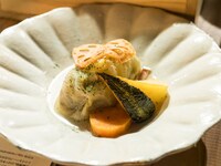 田中遊×広田ゆうみ×キッチンワークペコリーノのロールキャベツ。（撮影：松原豊）