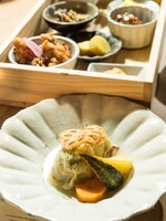 田中遊×広田ゆうみ×キッチンワークペコリーノのロールキャベツ。（撮影：松原豊）