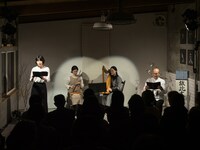 田中遊×広田ゆうみ×行灯社「『耳で楽しむ古事記』～その3 因幡素兎」より、19:00開演回の様子。（撮影：松原豊）