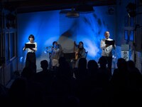 田中遊×広田ゆうみ×行灯社「『耳で楽しむ古事記』～その3 因幡素兎」より、19:00開演回の様子。（撮影：松原豊）