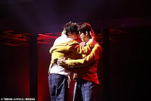 龍宮城が出演する「音楽劇 秘密を持った少年たち」スタート