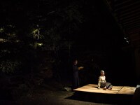 西本浩明「芋虫」19:00時開演回より。（撮影：松原豊）