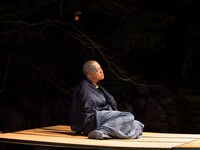 西本浩明「芋虫」19:00時開演回より。（撮影：松原豊）