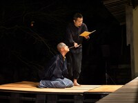 西本浩明「芋虫」19:00時開演回より。（撮影：松原豊）