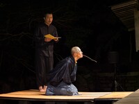 西本浩明「芋虫」19:00時開演回より。（撮影：松原豊）