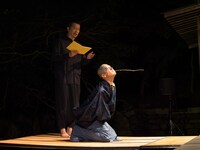 西本浩明「芋虫」19:00時開演回より。（撮影：松原豊）